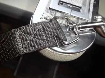 1-inch leash's snap-end sewn.